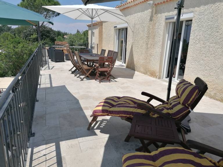 Villa with yard & private pool — photo 2