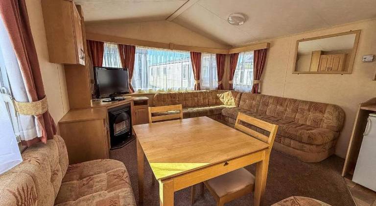 6 Berth Pet Friendly Static Caravan By Hunstanton Beach Ref 13011L — photo 2