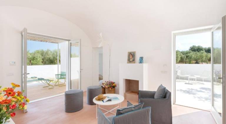 Vacation home with garden, jacuzzi & pool — photo 2
