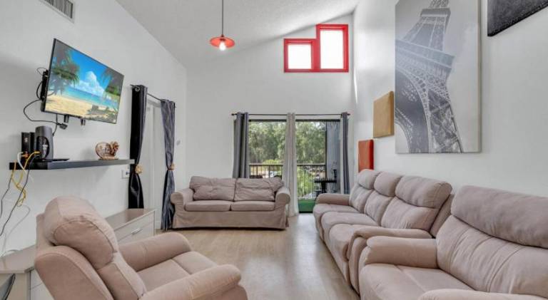 House with pool & jacuzzi | Good for workation | Pet-friendly — photo 2