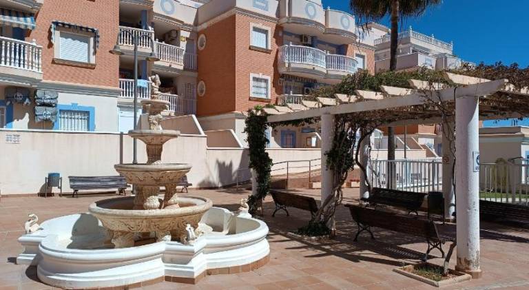 Apartment with pool — photo 4