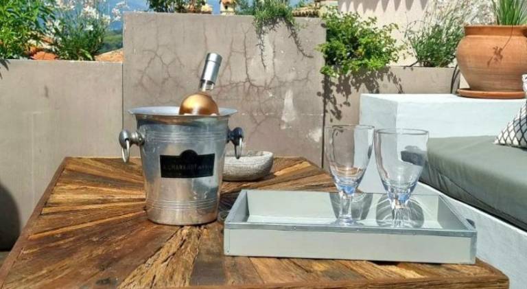 TOWNHOUSE MOUGINS in the old village, fantastic view, sea and mountains in Valbonne