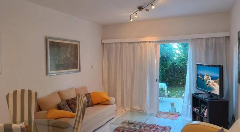 Vacation home with pool — photo 2