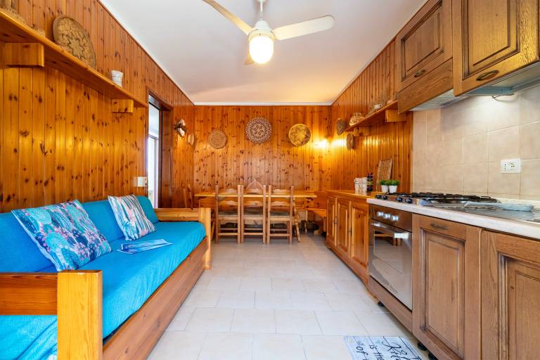 Doma Beach Holiday Home with Sea View, Private Terrace and Wi-Fi — photo 4