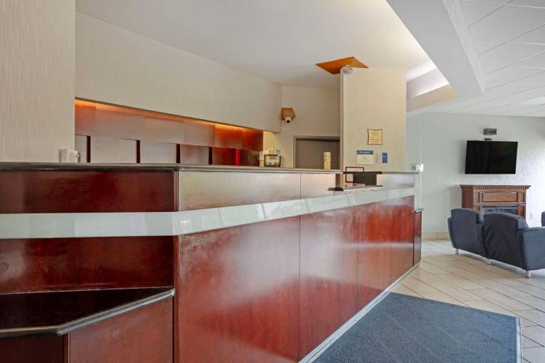 Best Western Plus Reading Inn & Suites — photo 5