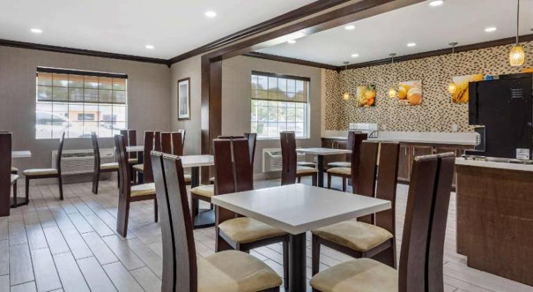 Comfort Inn & Suites North Little Rock JFK Blvd — photo 5