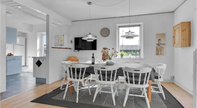 Ample house with jacuzzi | Pets are welcome — photo 2