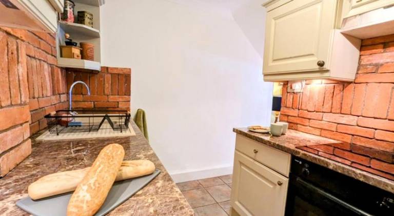 House with 2 rooms for 4 persons — photo 3