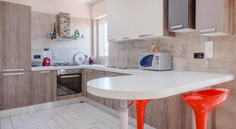 SuiteHouse - With Jacuzzi & All Comfort — photo 5