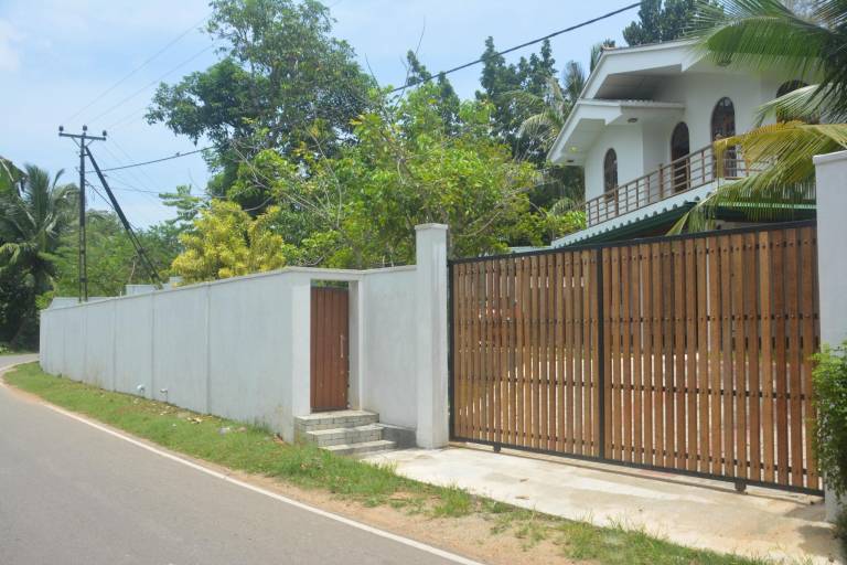 "Villa Green white" up to six pack in Unawatuna