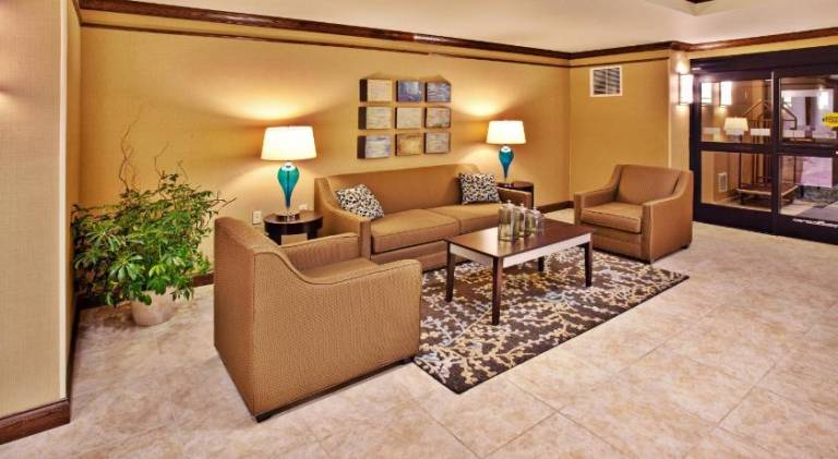 Holiday Inn Express Hotel & Suites - Dubuque West By IHG — photo 2