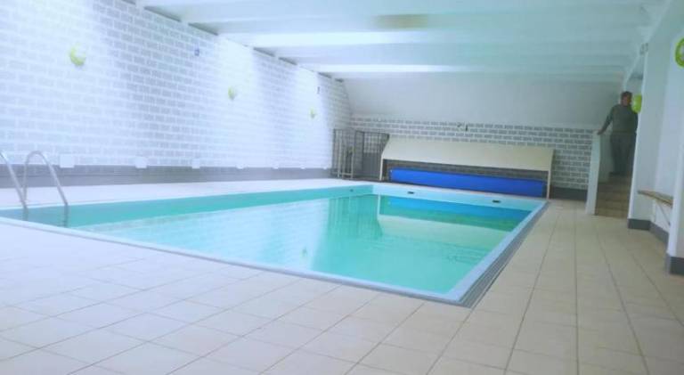 Apartment with patio & private pool — photo 4