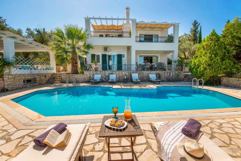 Villa Paxos