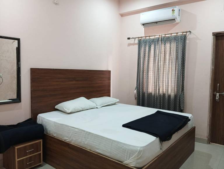 Hotel Shivay Varanasi Near Vishwanath Temple in Varanasi