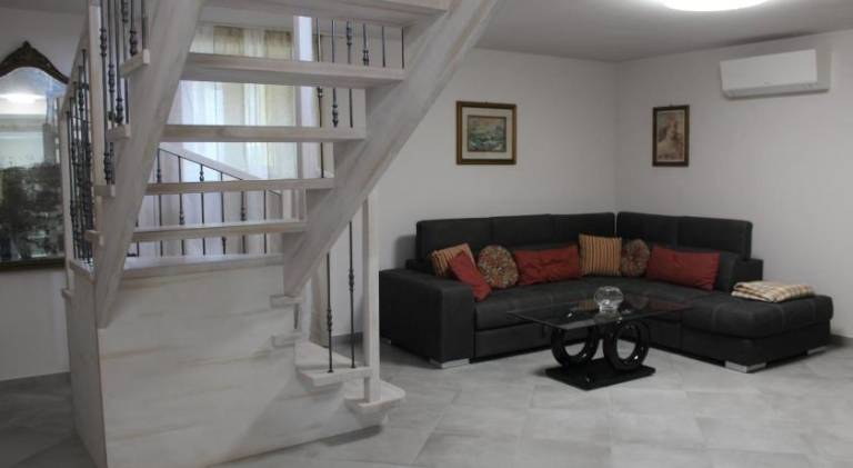 Spacious vacation home | Pets allowed — photo 4