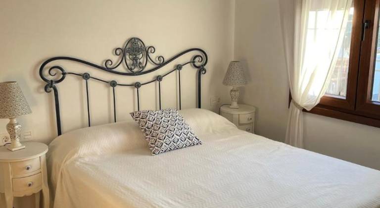 Fully equipped lovely house with private pool, patio & yard | Pets are welcome — photo 2