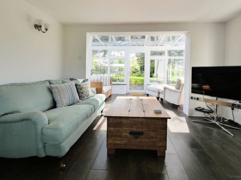 Children-friendly pleasant cottage with jacuzzi, barbecue & yard | Beach view | Pets are welcome — photo 3