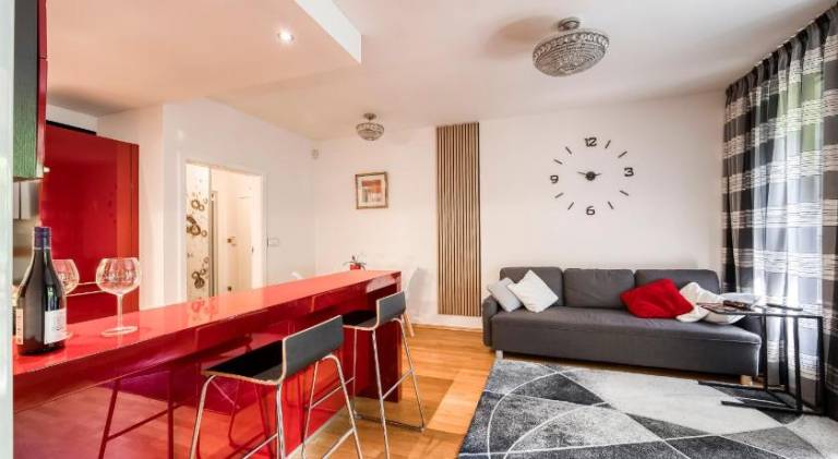 Rental apartment with yard — photo 3