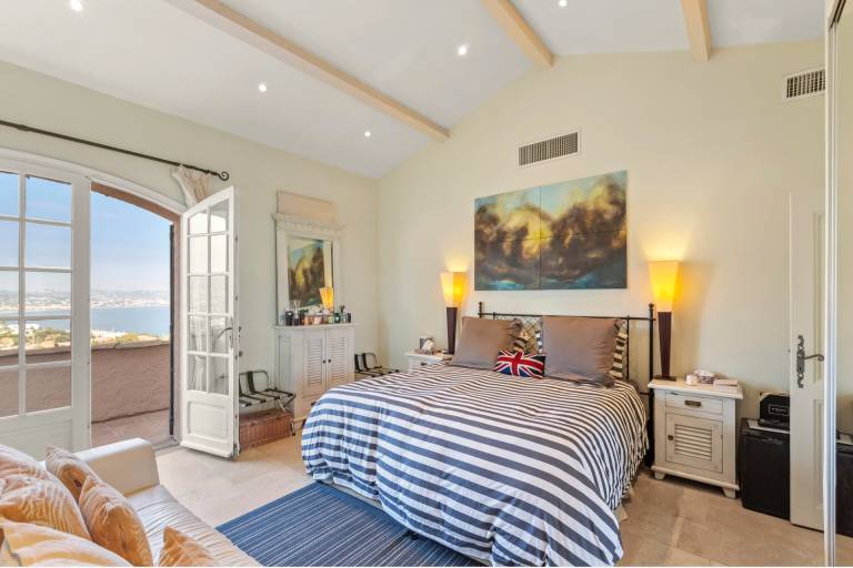 5Bed Villa Sleeps 10- Pool, Garden, Hot Tub, Views — photo 3