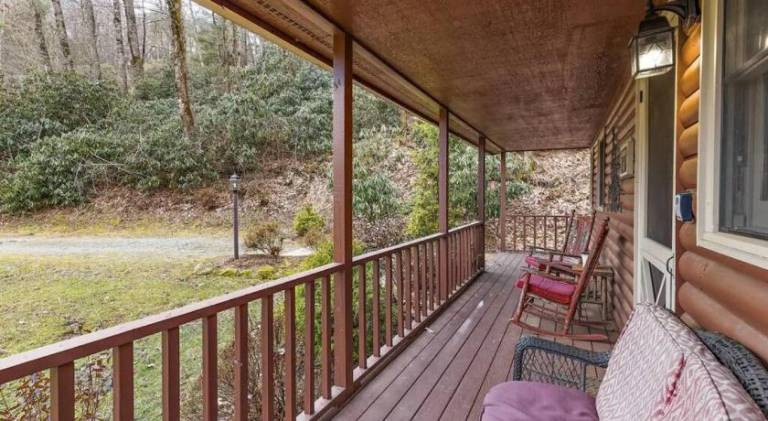 Vacation home with hot tub | Perfect for remote work | Pets allowed — photo 4