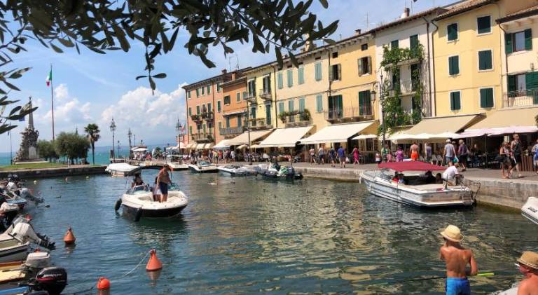 Holiday apartment | Next to the beach | Pets are welcome in Lazise