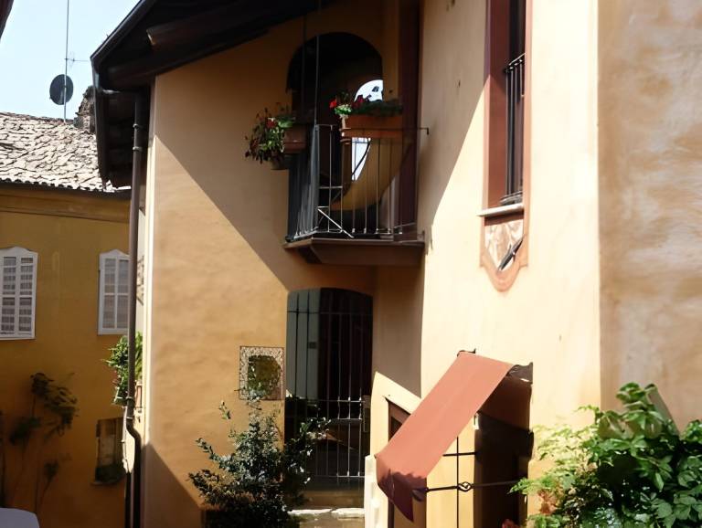 Dimora I Manichei in Serralunga d'Alba