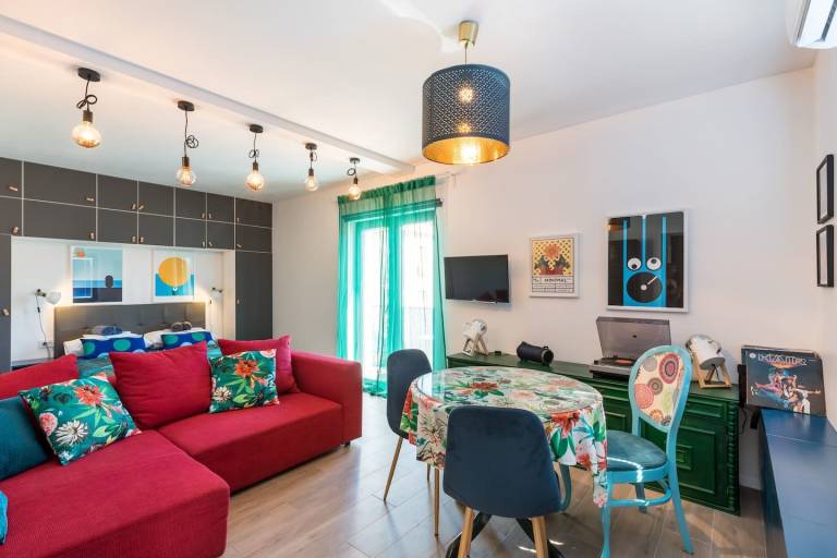 Sleeps 8, Pet friendly, Garden & Roof Terrace — photo 3