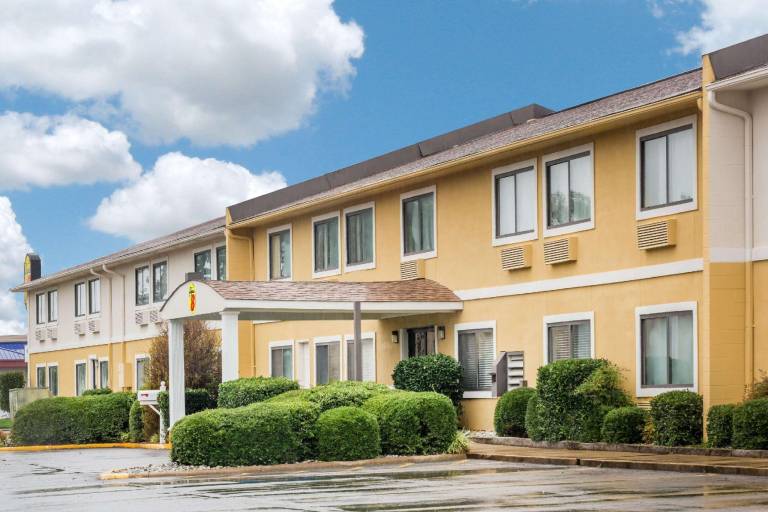 Super 8 By Wyndham Jonesboro in Jonesboro, AR