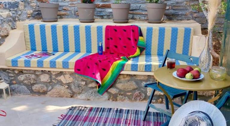 Beautiful lodge with garden, hot tub & patio | Pet-friendly in Hersonissos