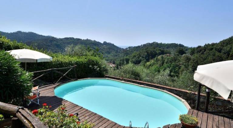 Villa with garden, barbecue & private pool in Camaiore