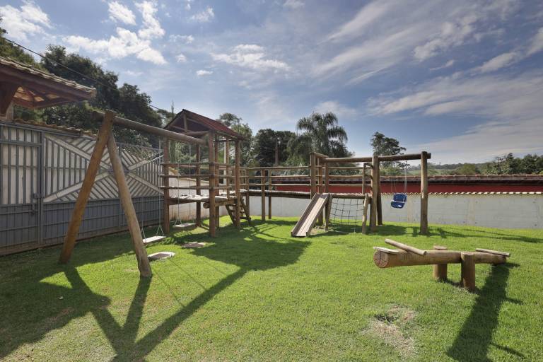 Family-oriented beautiful vacation home with grill, yard & private pool | Pets are welcome — photo 5