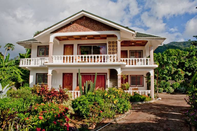 House  Beau Vallon