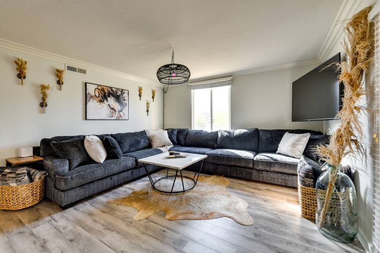 Private Patio, Community Perks: Palm Springs Condo — photo 5