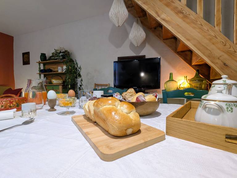 Guesthouse with pool and spa near Puy-en-Velay — photo 4