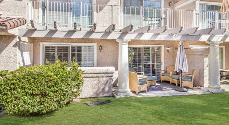Beautiful house with jacuzzi & pool | Pet-friendly in Palm Springs, CA