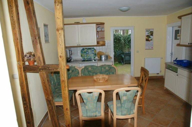 Vacation home with barbeque, terrace & garden — photo 5