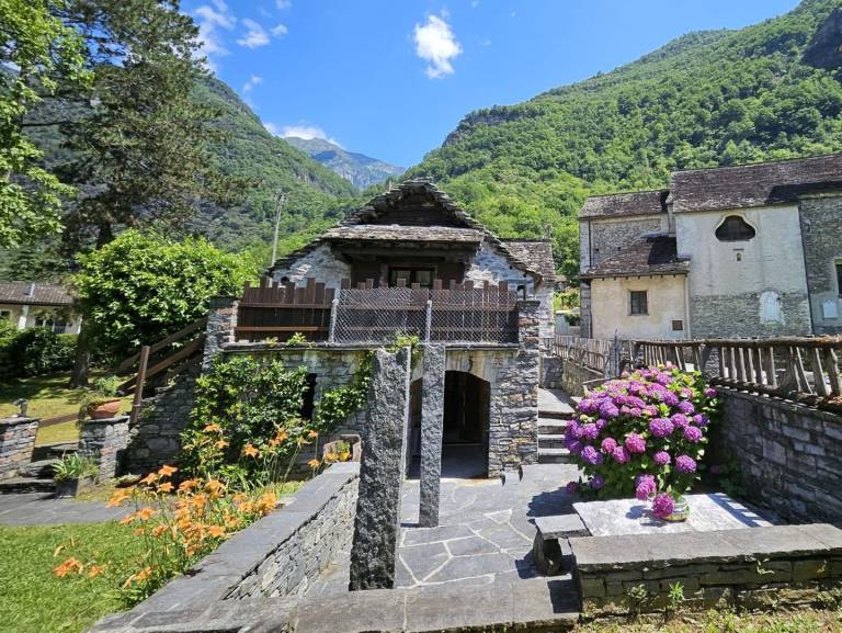 Ferienhaus Moghegno