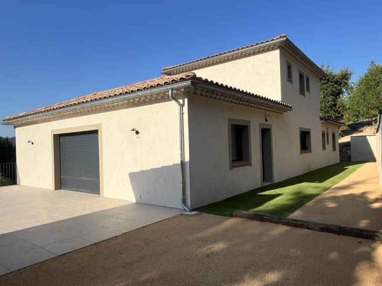 House with yard, barbecue & patio — photo 4