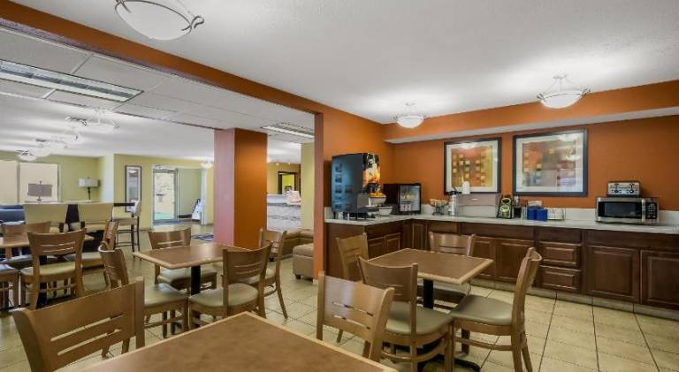 Americas Best Value Sandman Inn — photo 5