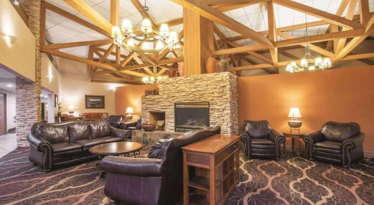 Mountain Valley Inn & Suites — photo 4