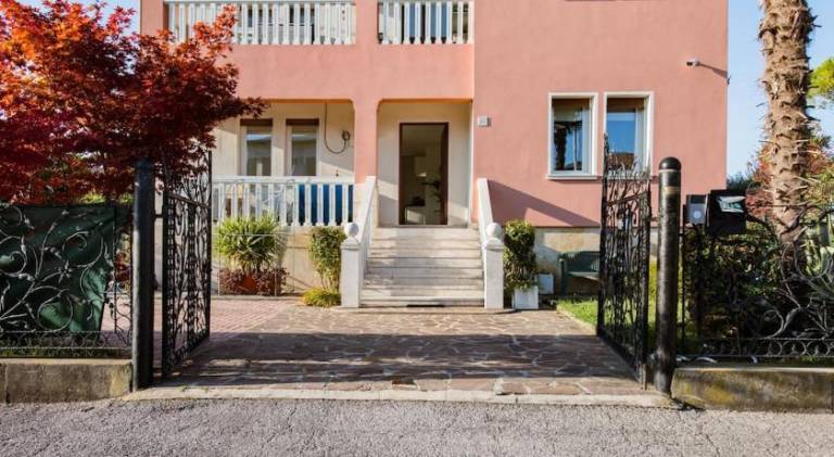 Apartment with jacuzzi & pool | Pets allowed — photo 4