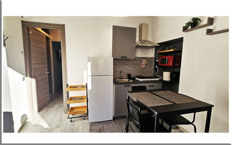 Romantic Retreat On The Lake – Lake View, Wi-Fi & Air Conditioning — photo 4