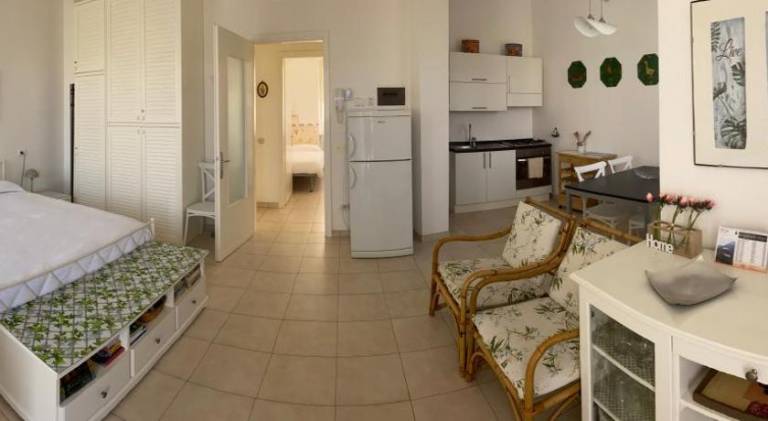 Wonderful holiday apartment with patio, garden & barbeque | Dogs allowed — photo 2