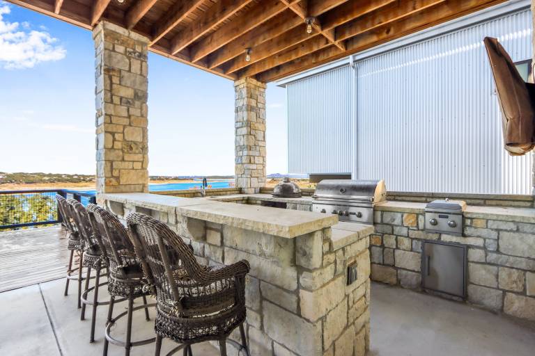 Lakeside Dreamhouse — photo 4