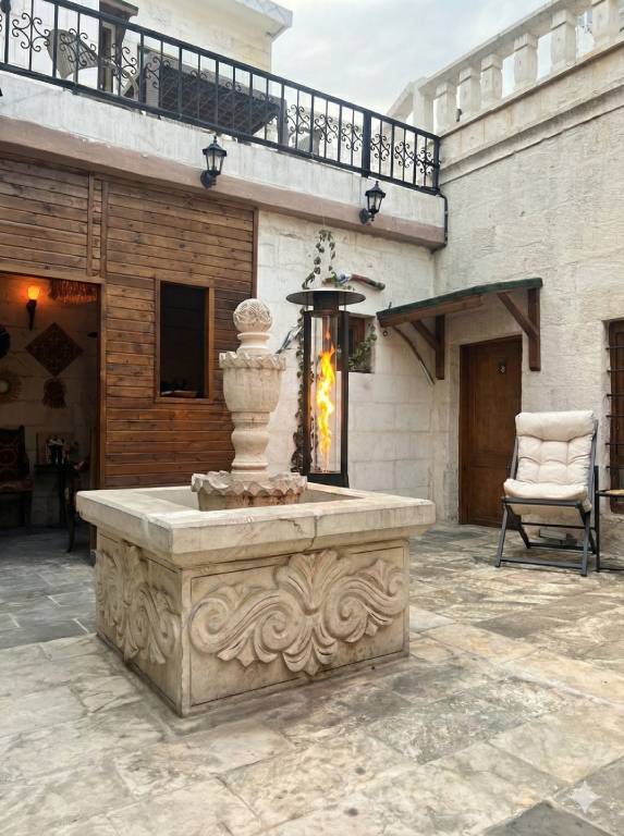 Vacation home with patio & yard — photo 5