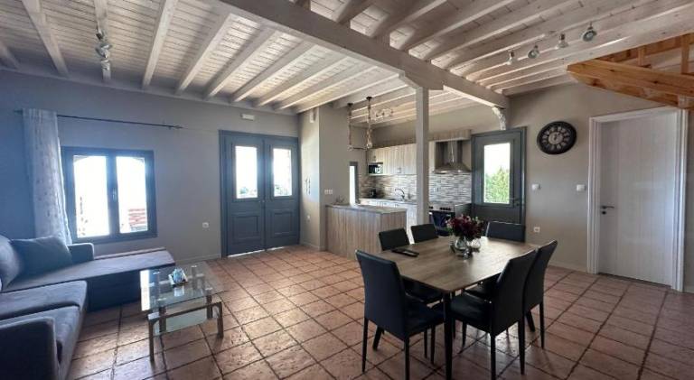 Holiday apartment with barbecue, terrace & yard — photo 4