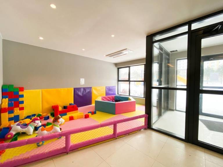 Apartment with yard — photo 4