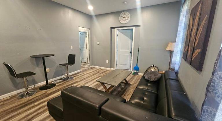 Red Door Manor — photo 4