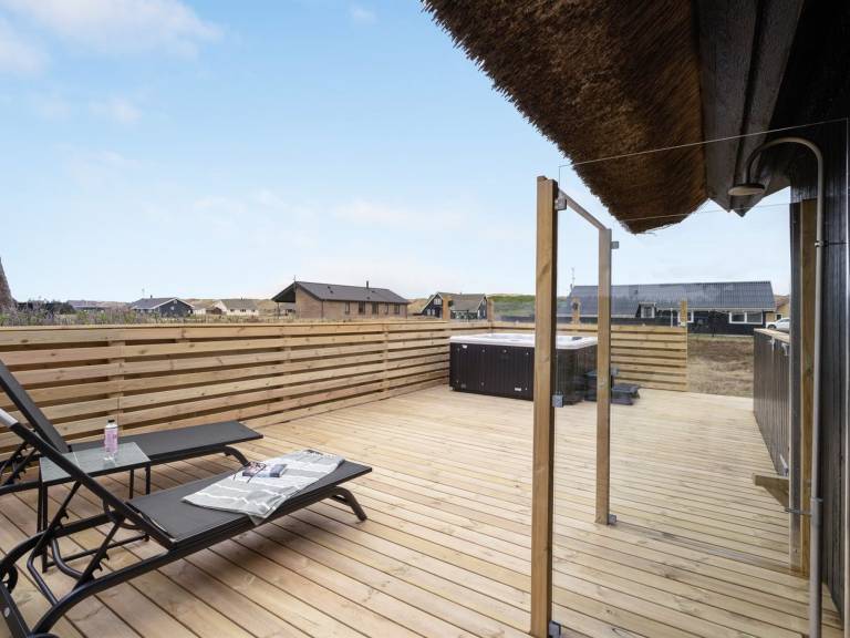 House with sauna & hot tub — photo 3