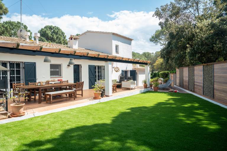 Villa 'Fleur ' with Shared Pool, Private Terrace and Wi-Fi — photo 2